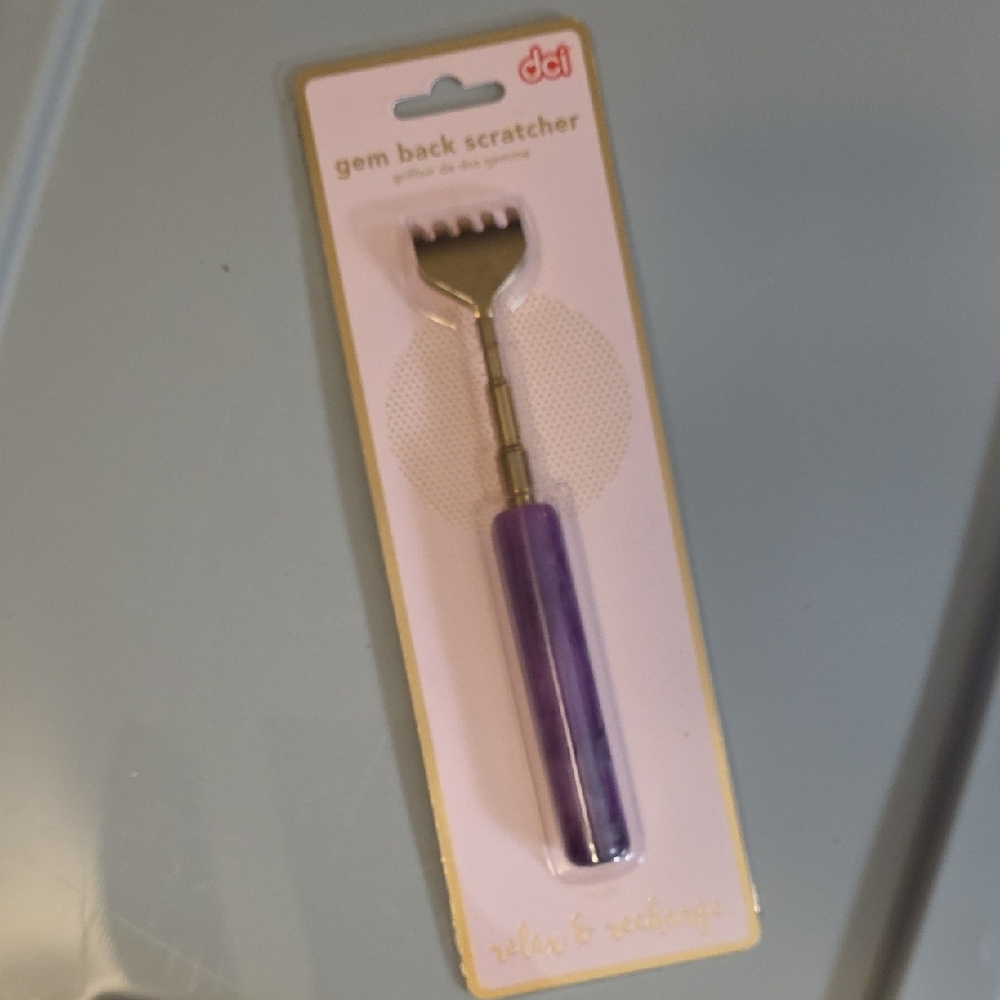 (J26) DCI Purple Gem Back Scratcher
